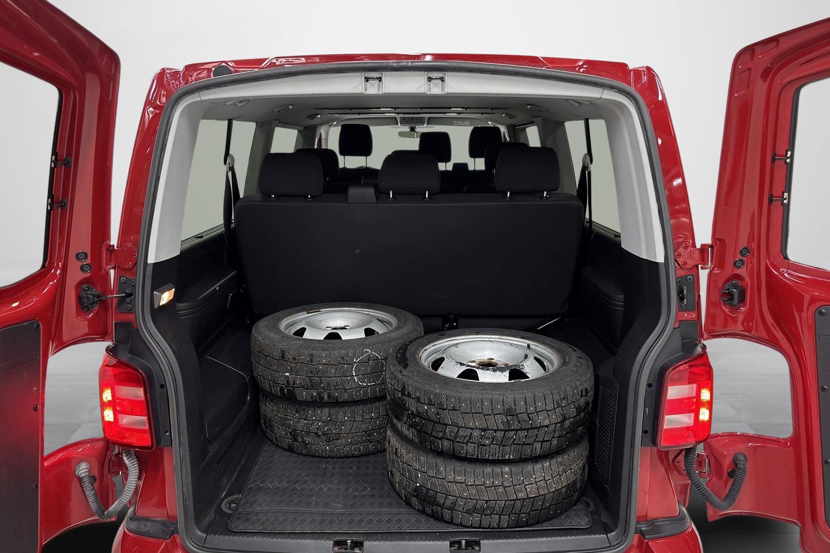 VOLKSWAGEN Caravelle 12