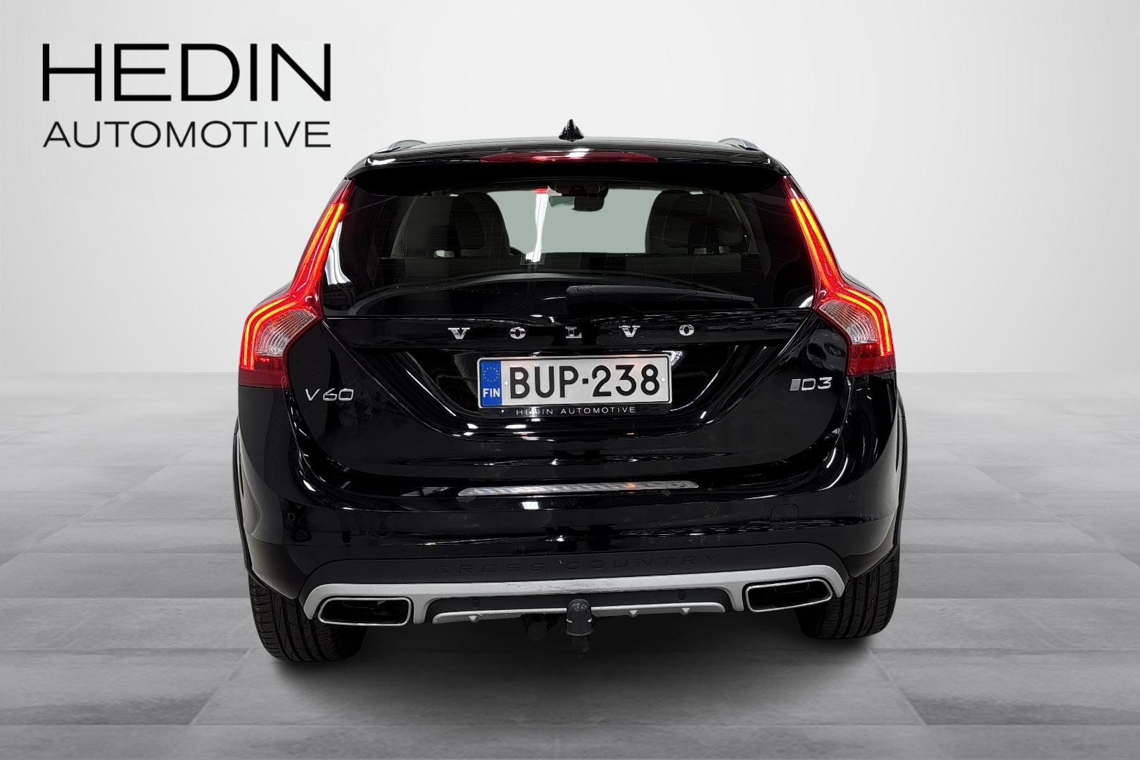 VOLVO V60 Cross Country 2017