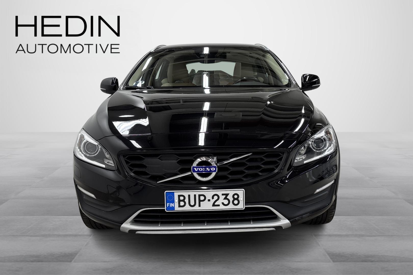 VOLVO V60 Cross Country 2017