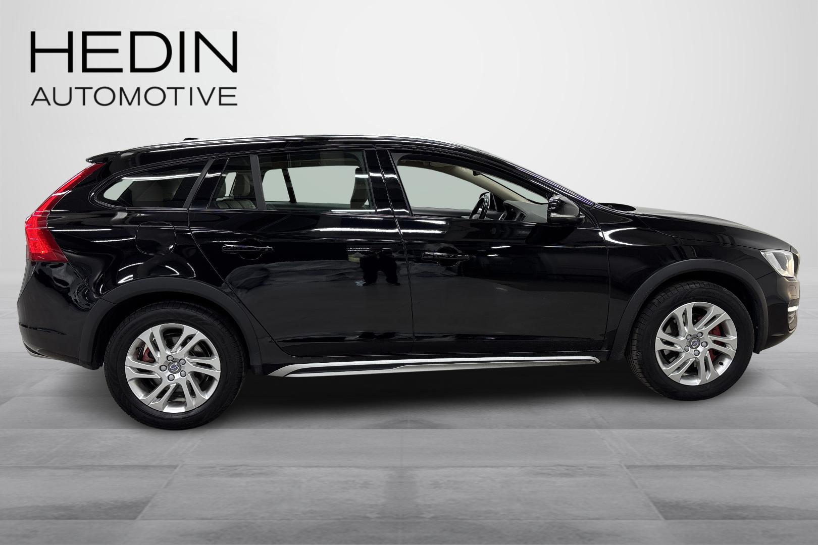 VOLVO V60 Cross Country 2017