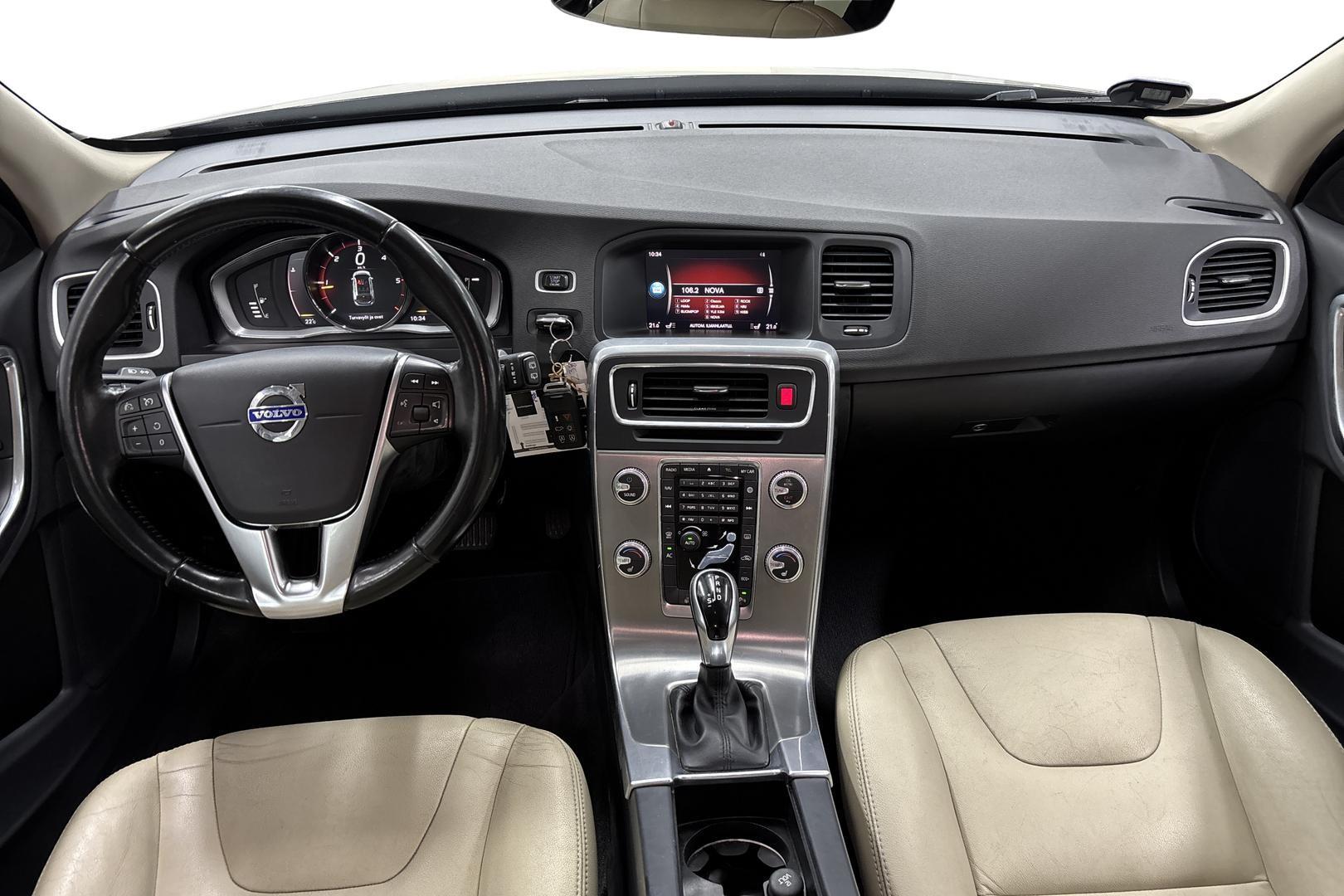 VOLVO V60 Cross Country 2017