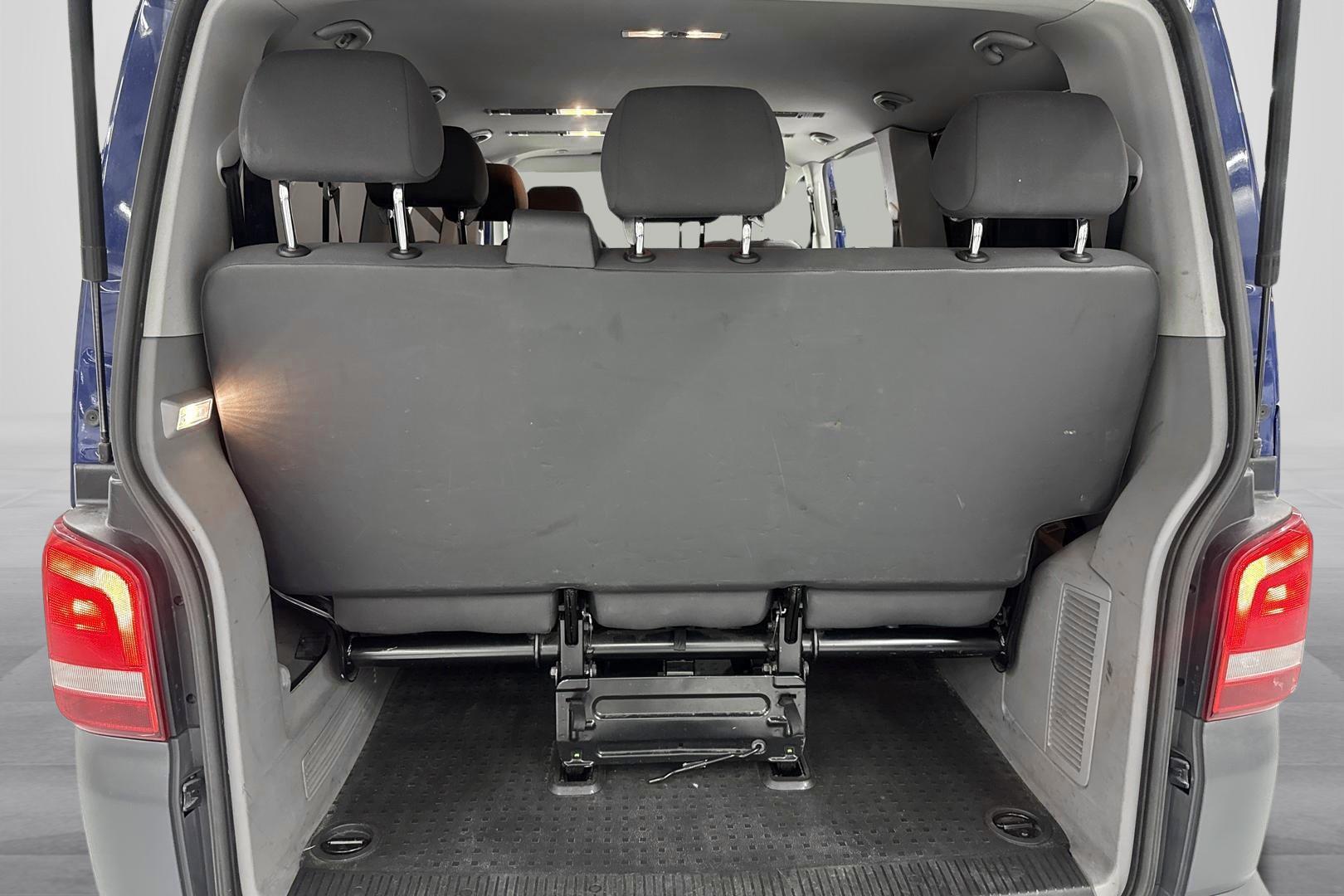 VOLKSWAGEN CARAVELLE 2013