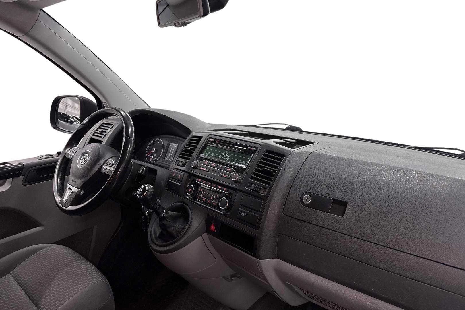 VOLKSWAGEN CARAVELLE 2013