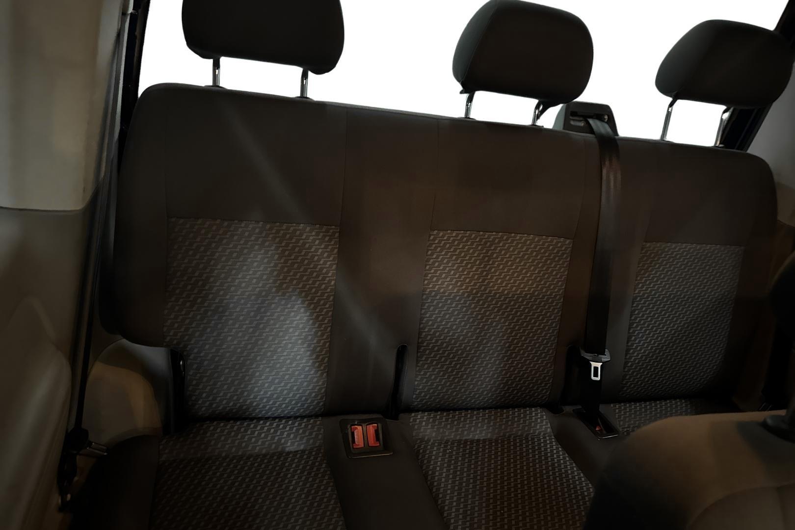 VOLKSWAGEN CARAVELLE 2013