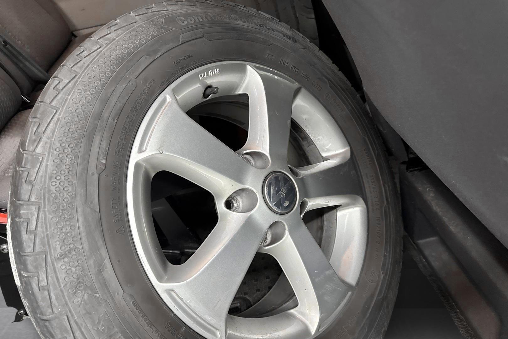 VOLKSWAGEN CARAVELLE 2013