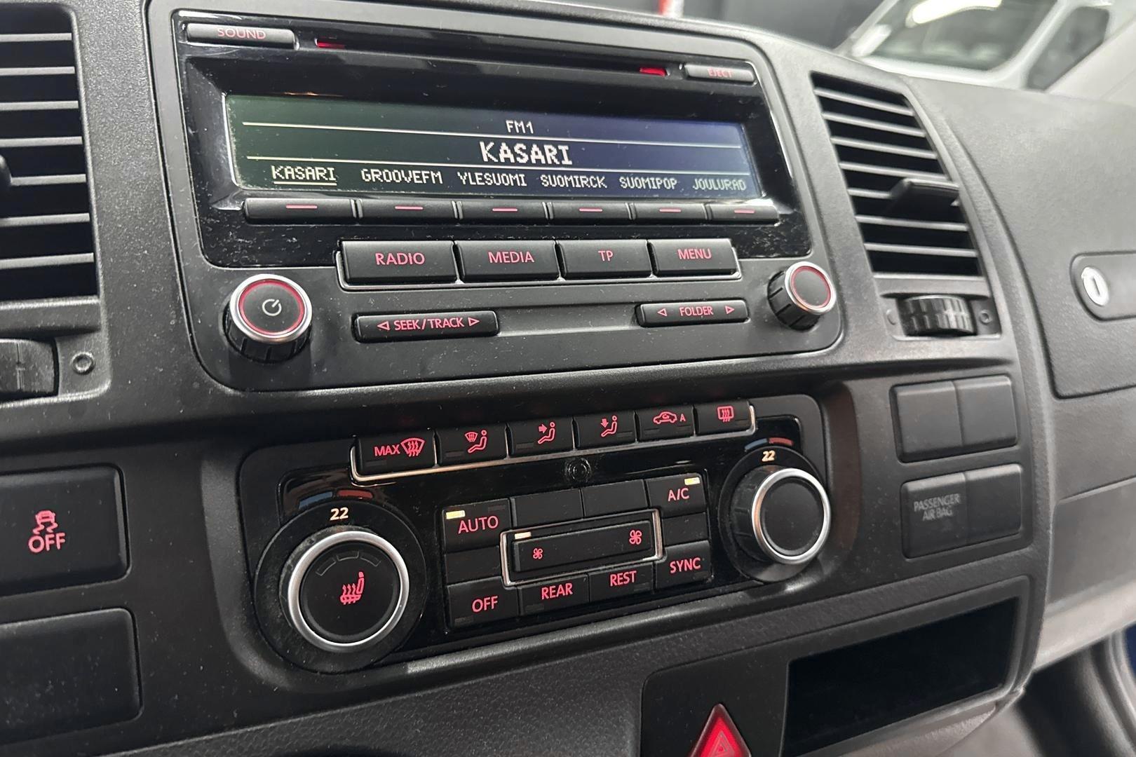 VOLKSWAGEN CARAVELLE 2013