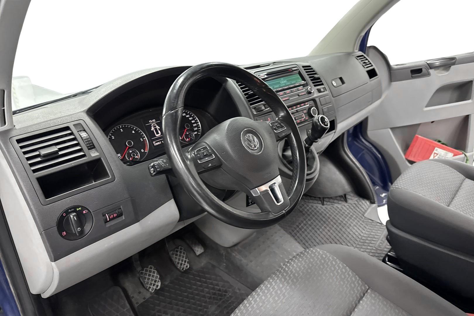 VOLKSWAGEN CARAVELLE 2013