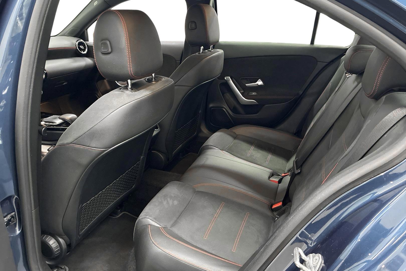 MERCEDES-BENZ A 2020