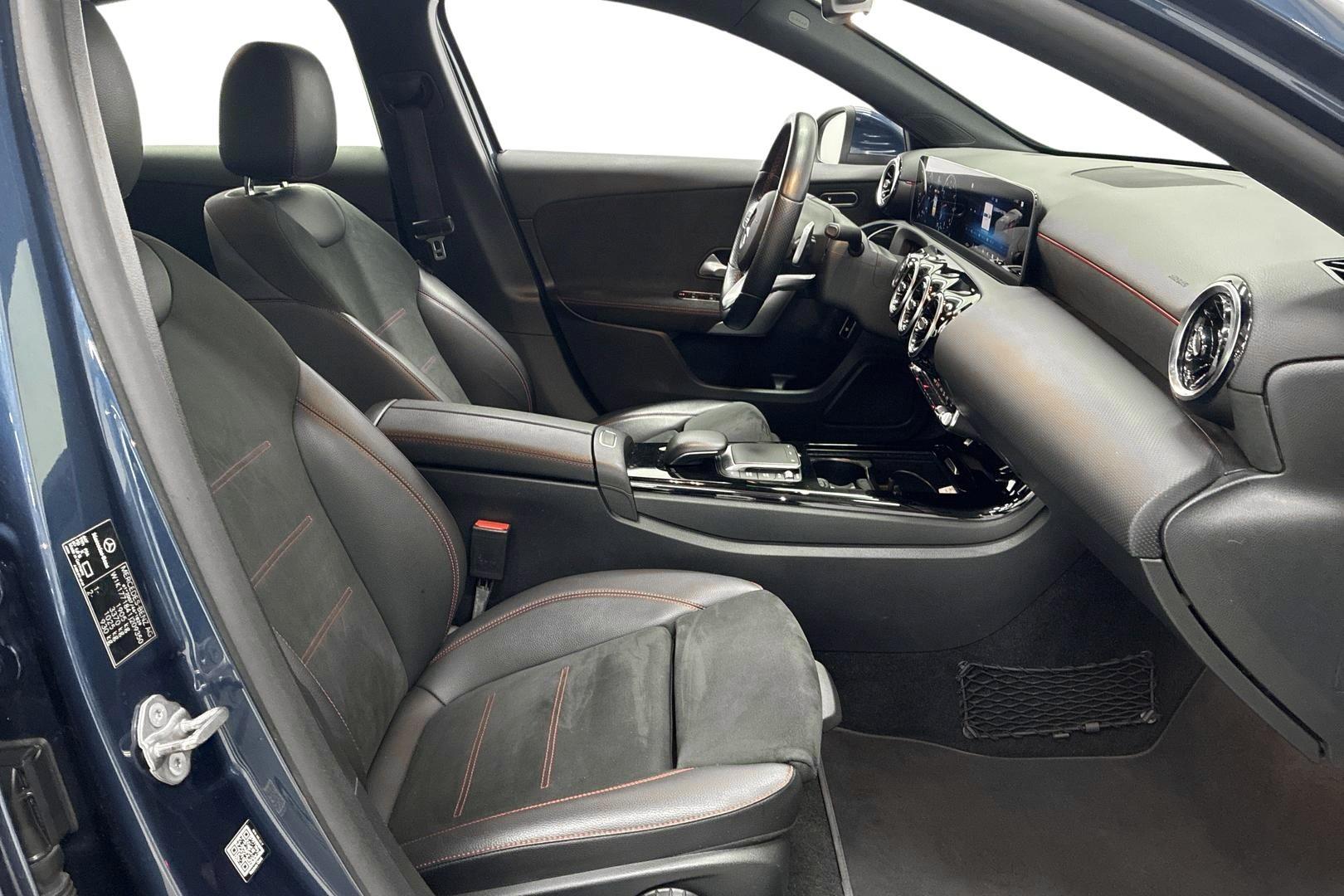 MERCEDES-BENZ A 2020