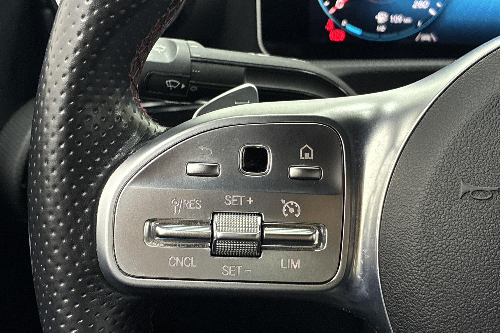 MERCEDES-BENZ A 2020
