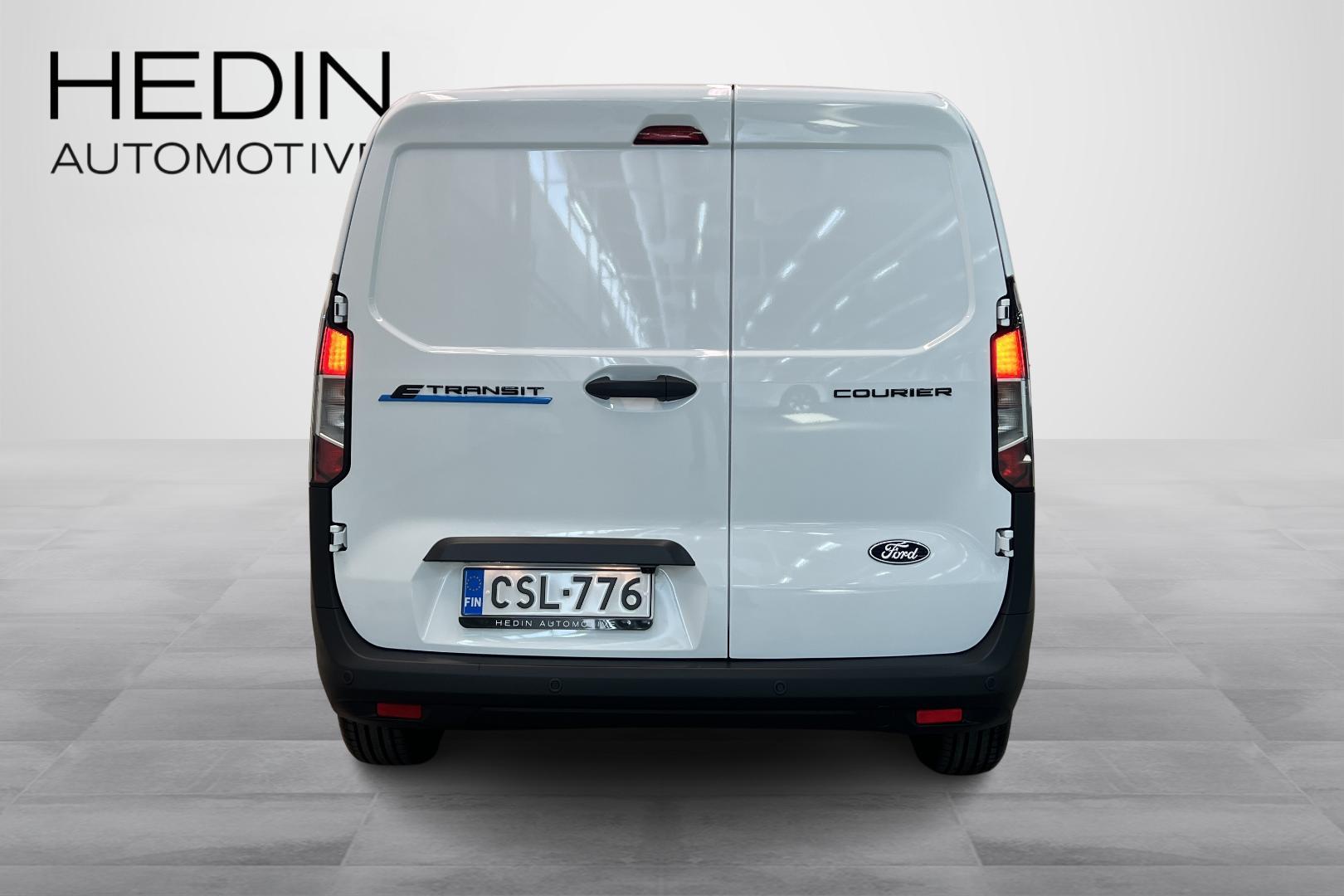 Ford Transit Courier 2025