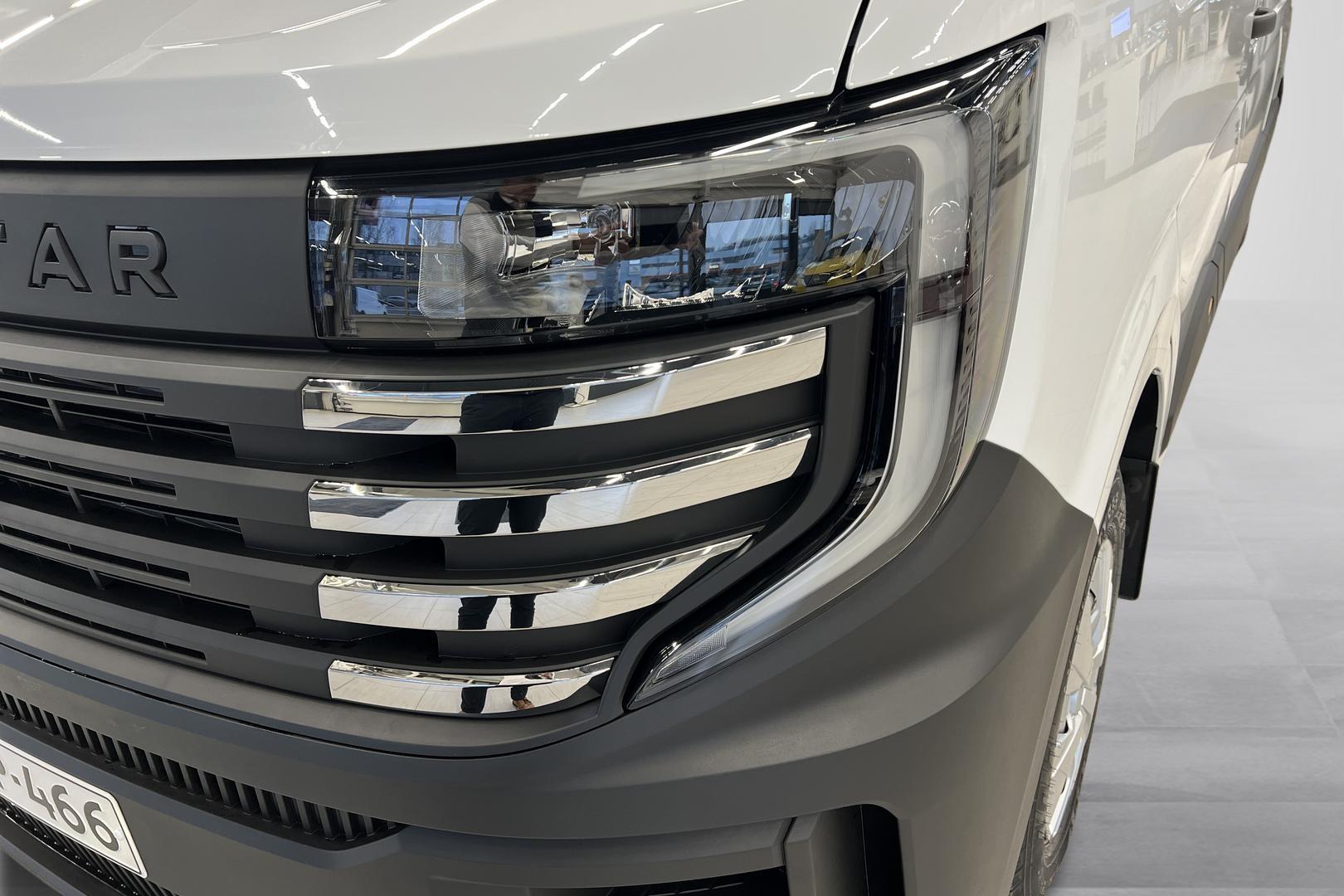 Nissan Interstar 2025