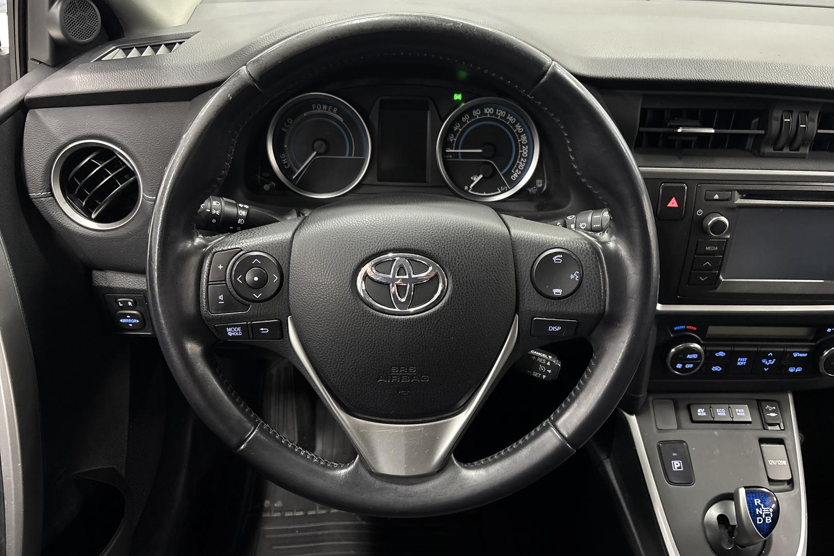 Toyota Auris 2015