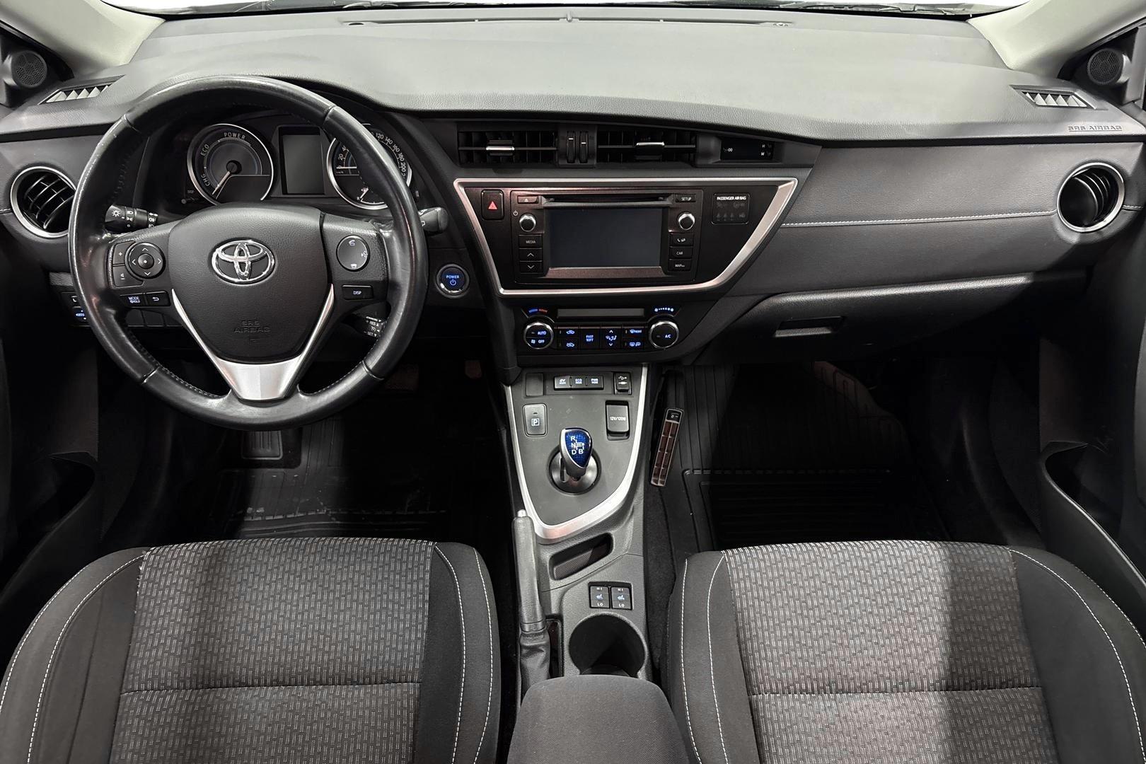 Toyota Auris 2015