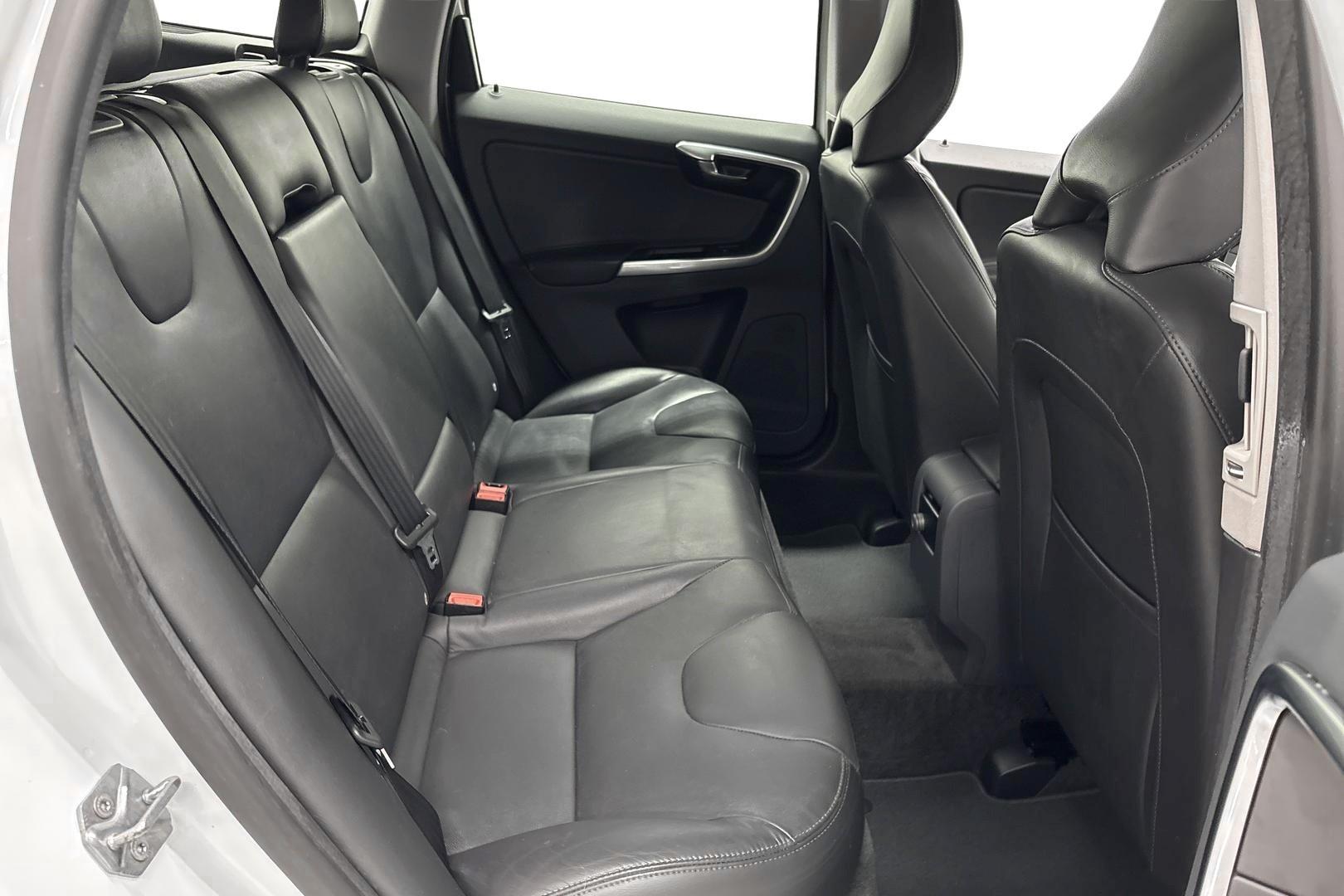VOLVO XC60 2016