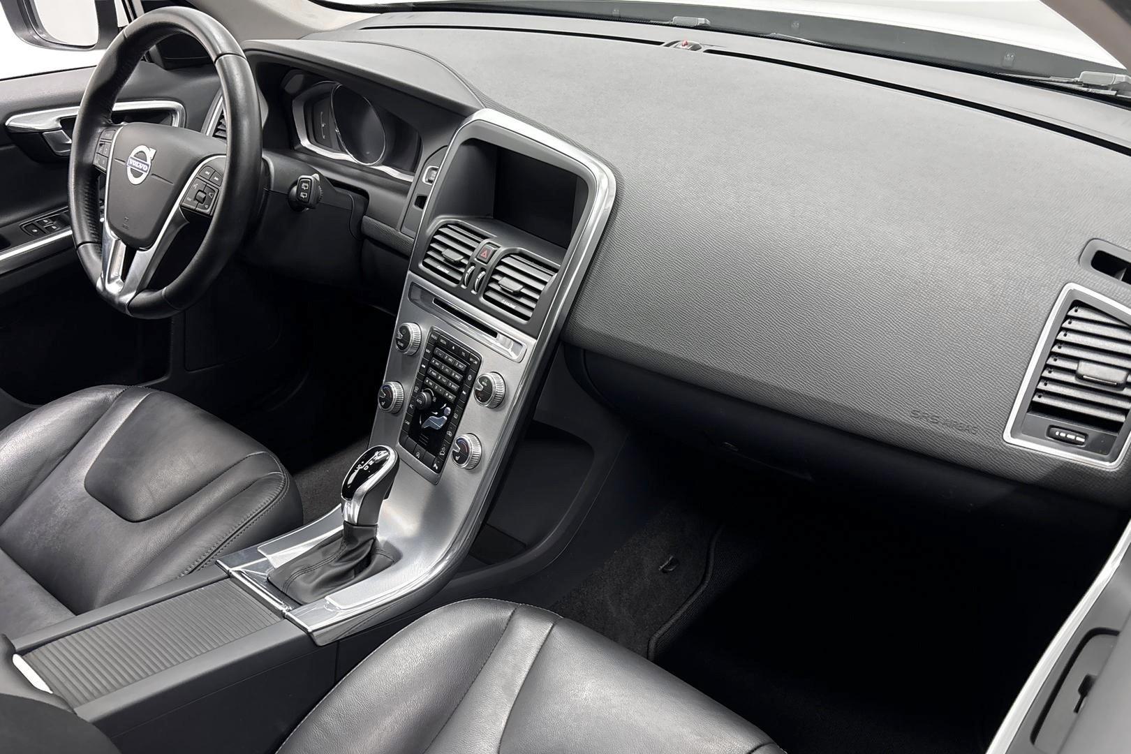 VOLVO XC60 2016