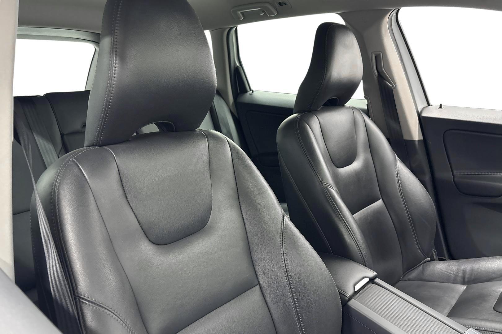 VOLVO XC60 2016