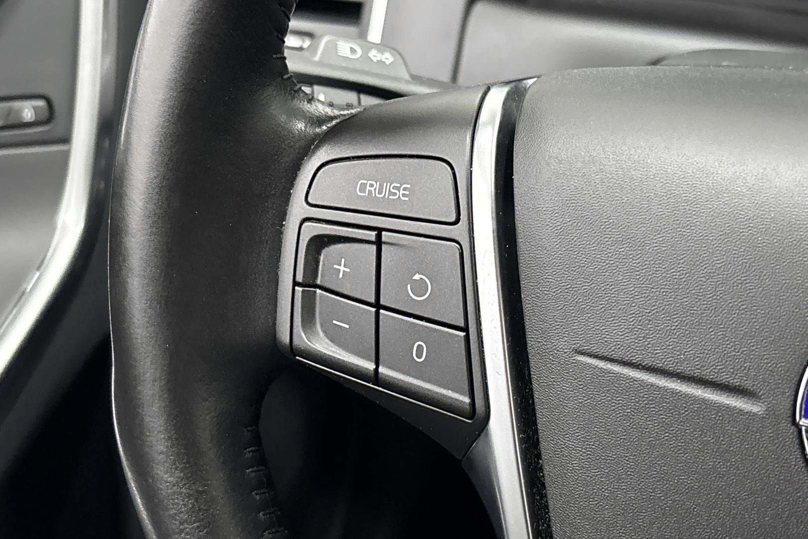 VOLVO XC60 2016