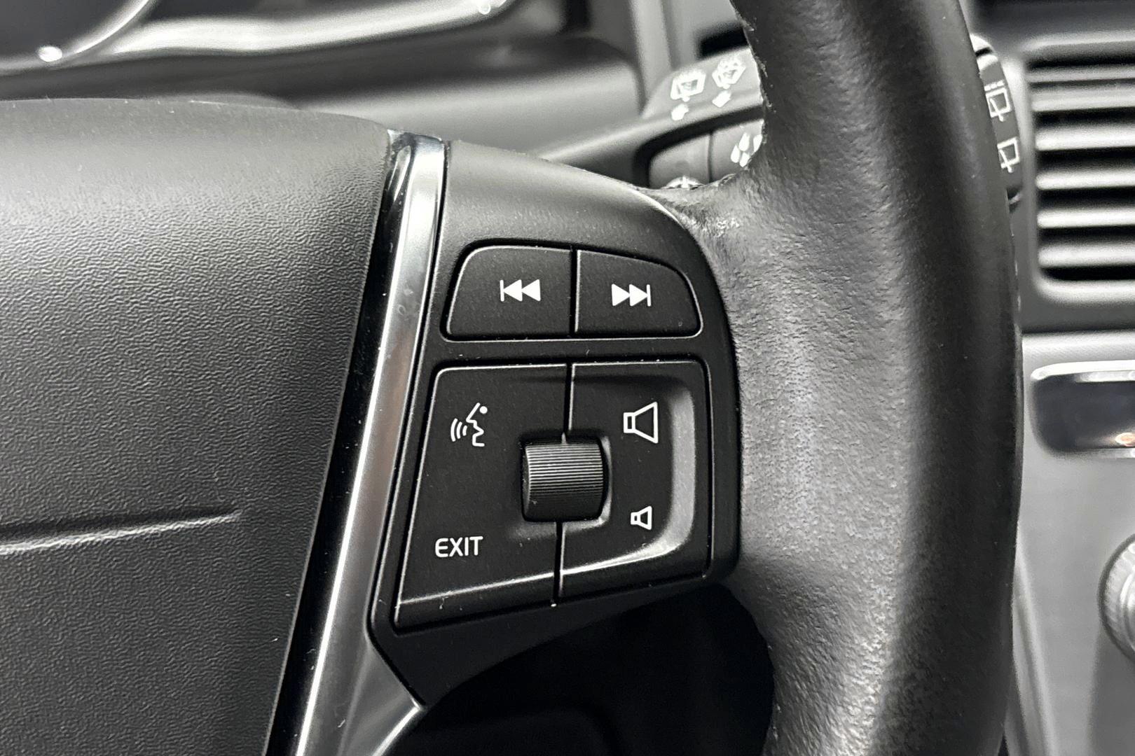 VOLVO XC60 2016