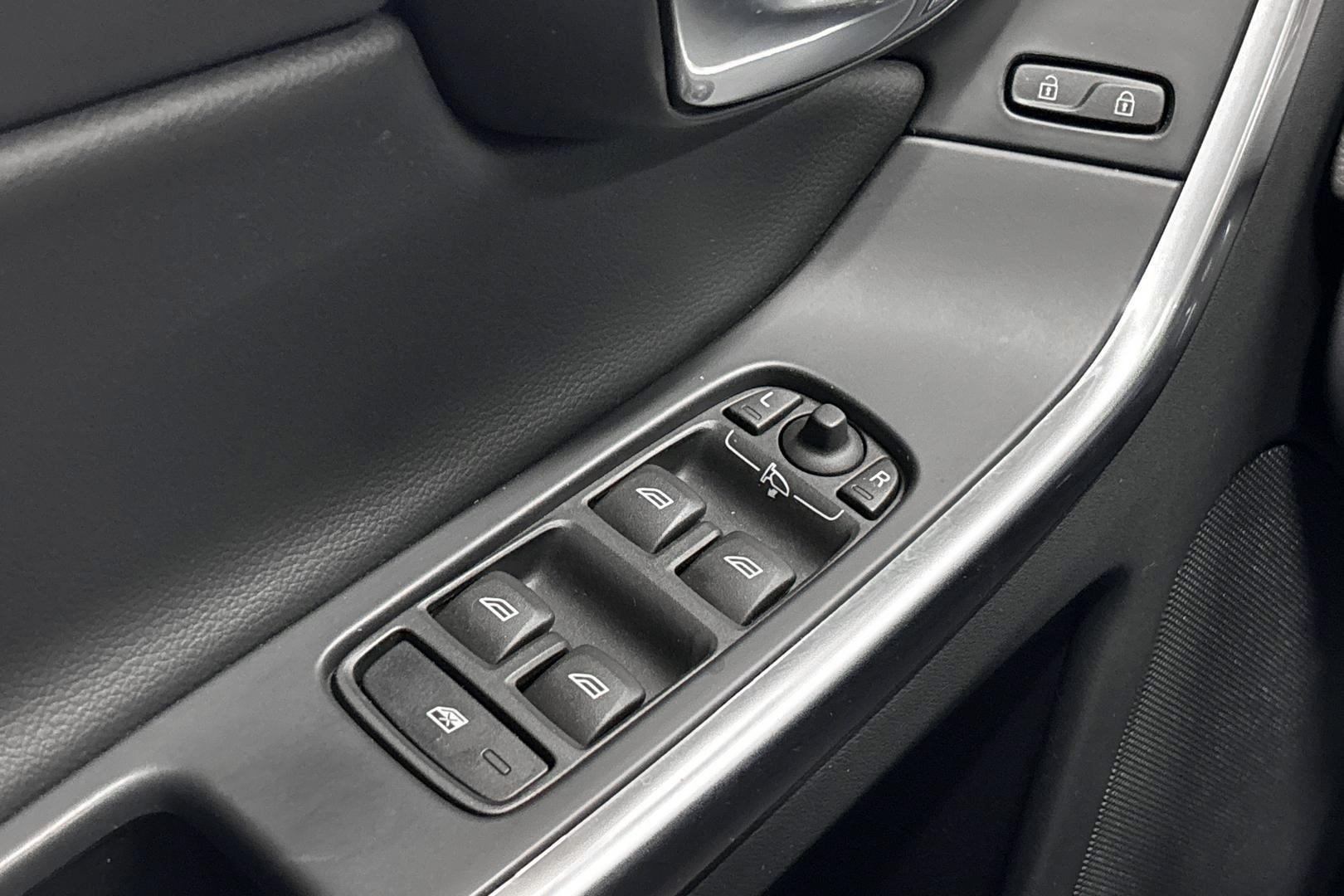 VOLVO XC60 2016