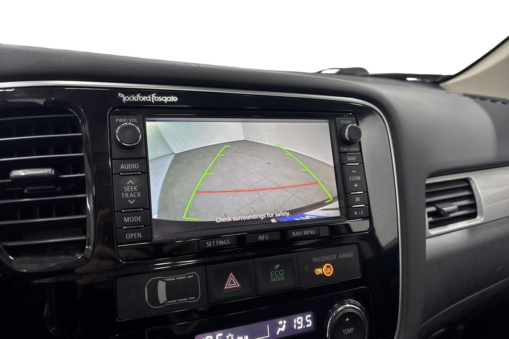 MITSUBISHI Outlander PHEV 2014