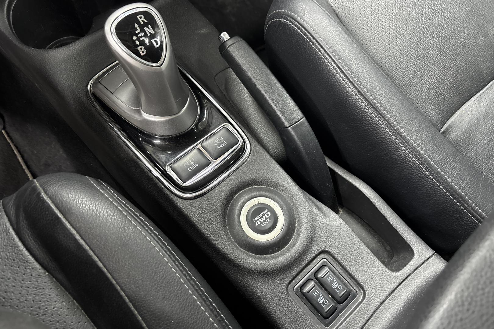 MITSUBISHI Outlander PHEV 2014