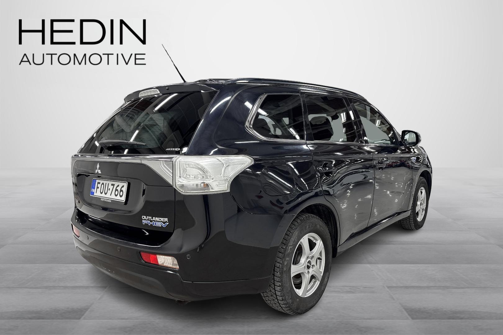 MITSUBISHI Outlander PHEV 2014