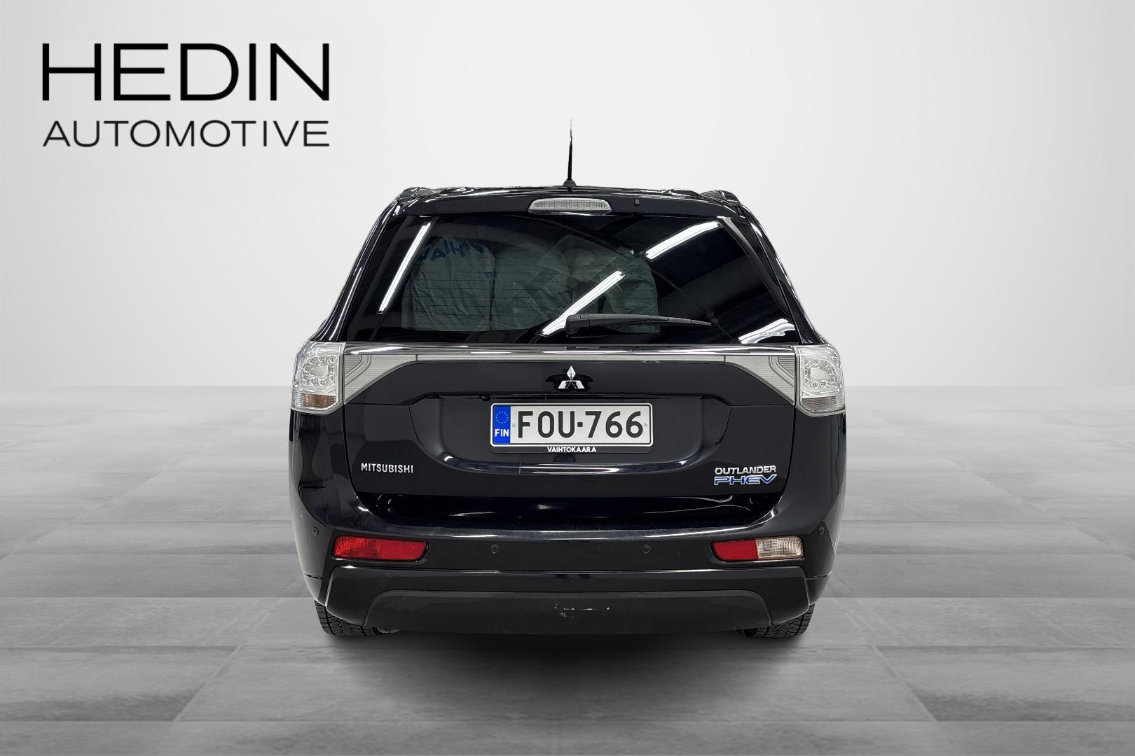 MITSUBISHI Outlander PHEV 2014