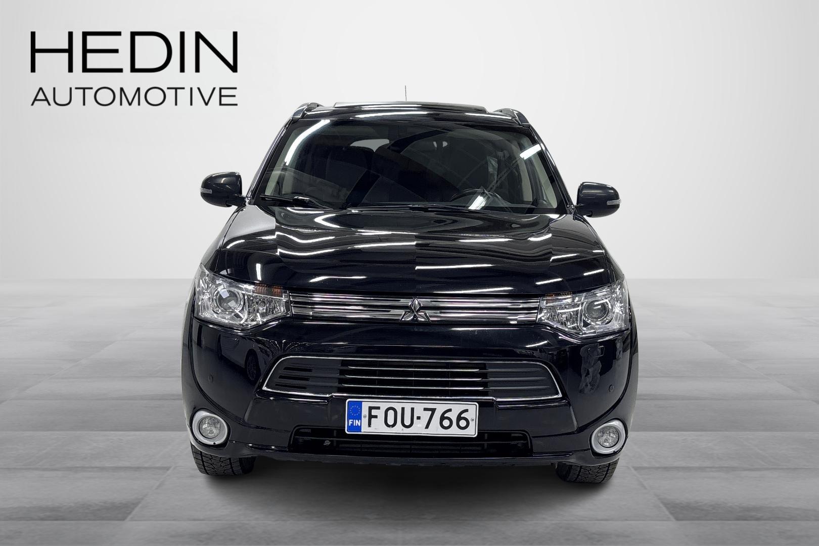 MITSUBISHI Outlander PHEV 2014
