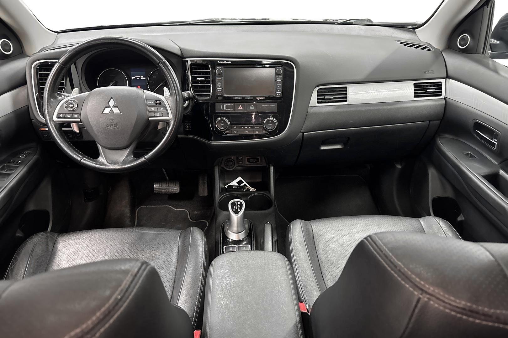 MITSUBISHI Outlander PHEV 2014