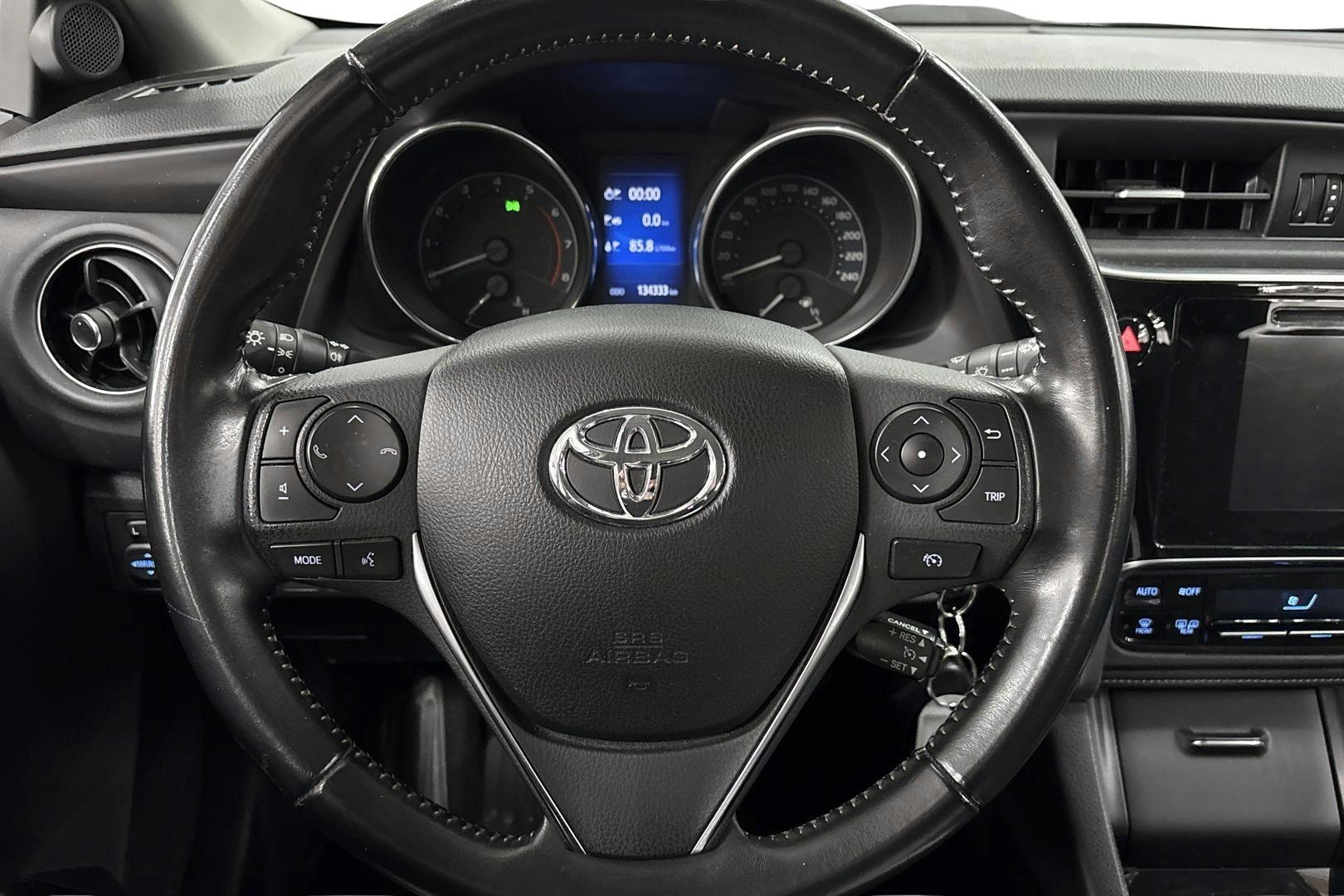Toyota Auris 2016