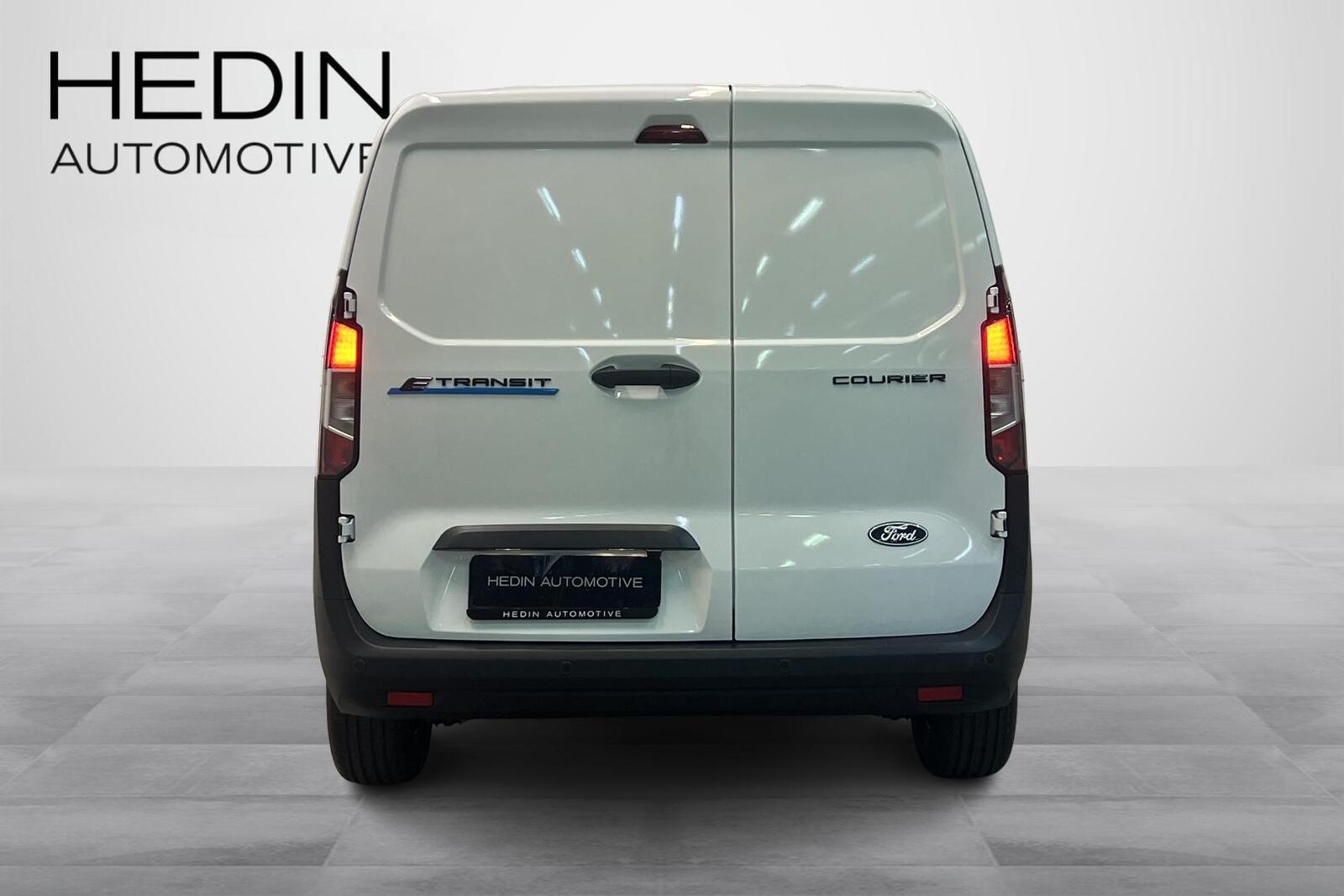 Ford Transit Courier 2025