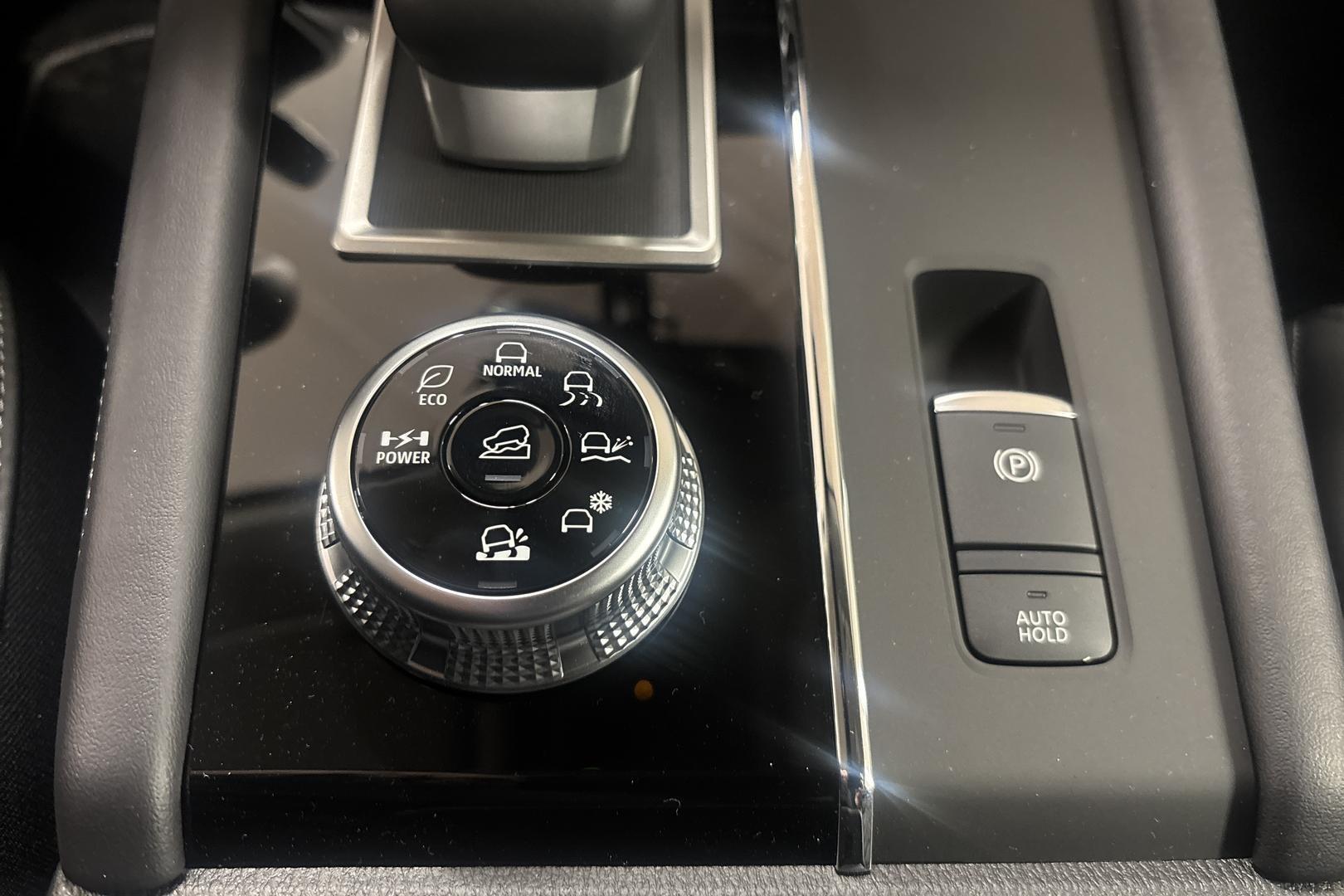 MITSUBISHI OUTLANDER 2026