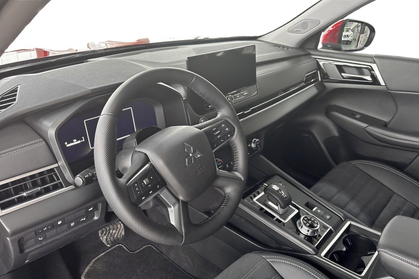 MITSUBISHI OUTLANDER 2026