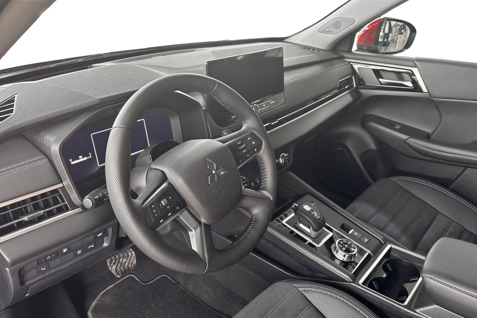 MITSUBISHI OUTLANDER 2026