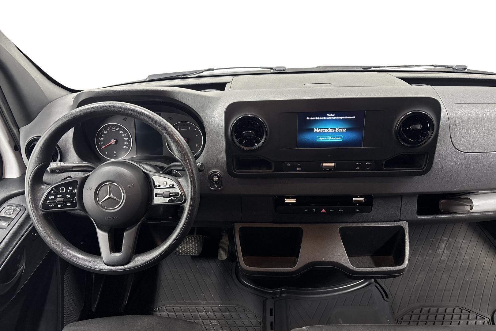 Mercedes-Benz Sprinter 10
