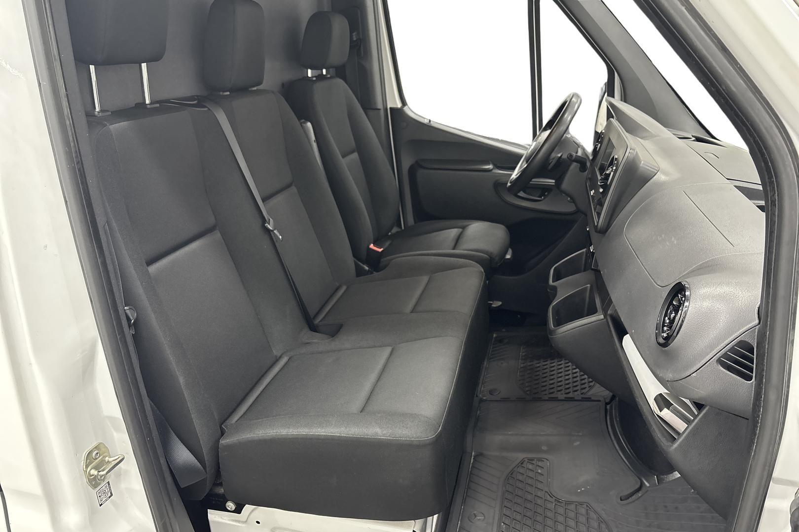 Mercedes-Benz Sprinter 12