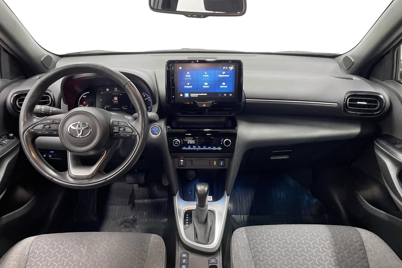 TOYOTA Yaris Cross 2023