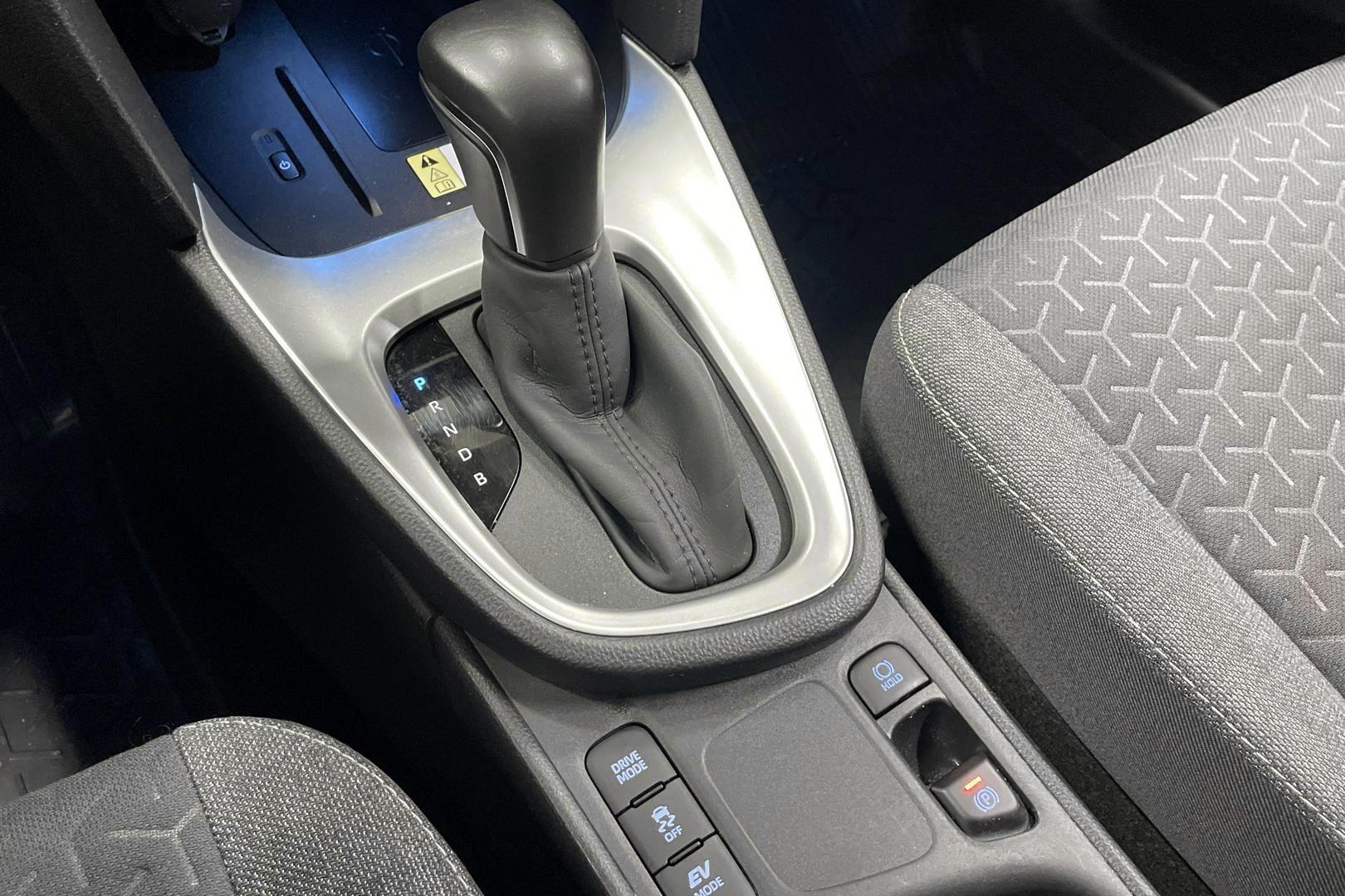 TOYOTA Yaris Cross 2023