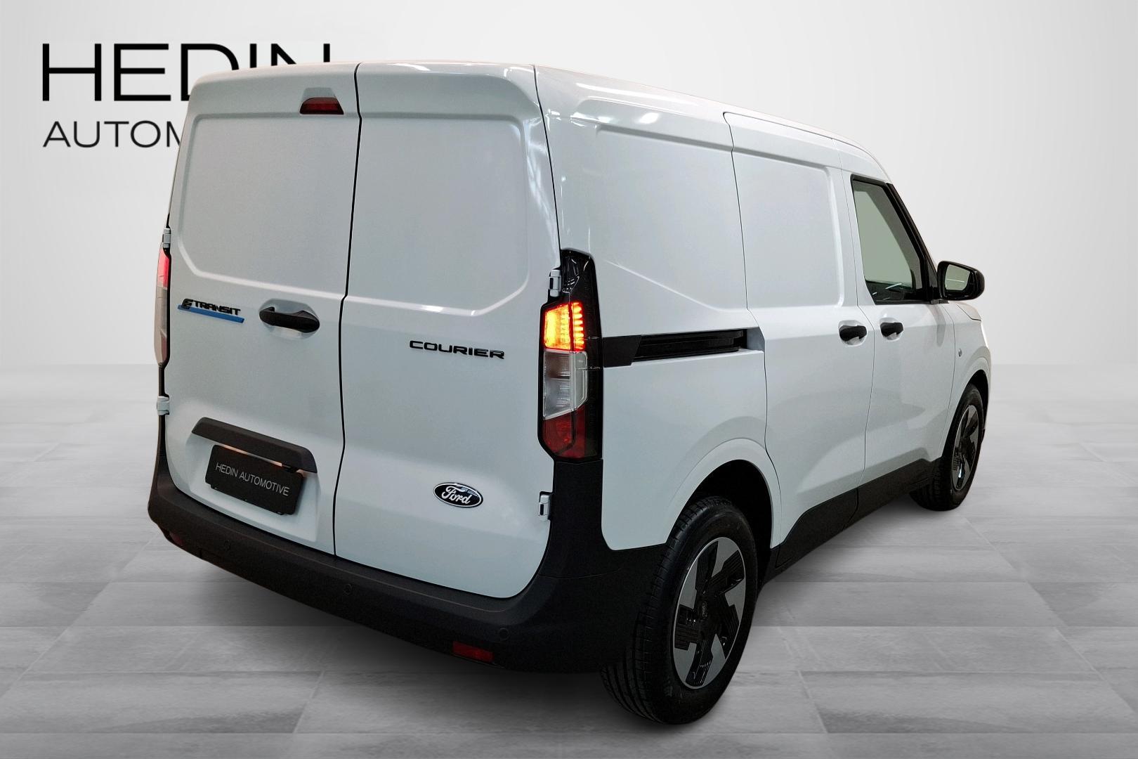 Ford Transit Courier 2025