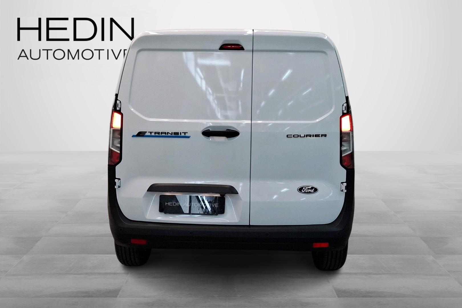 Ford Transit Courier 2025