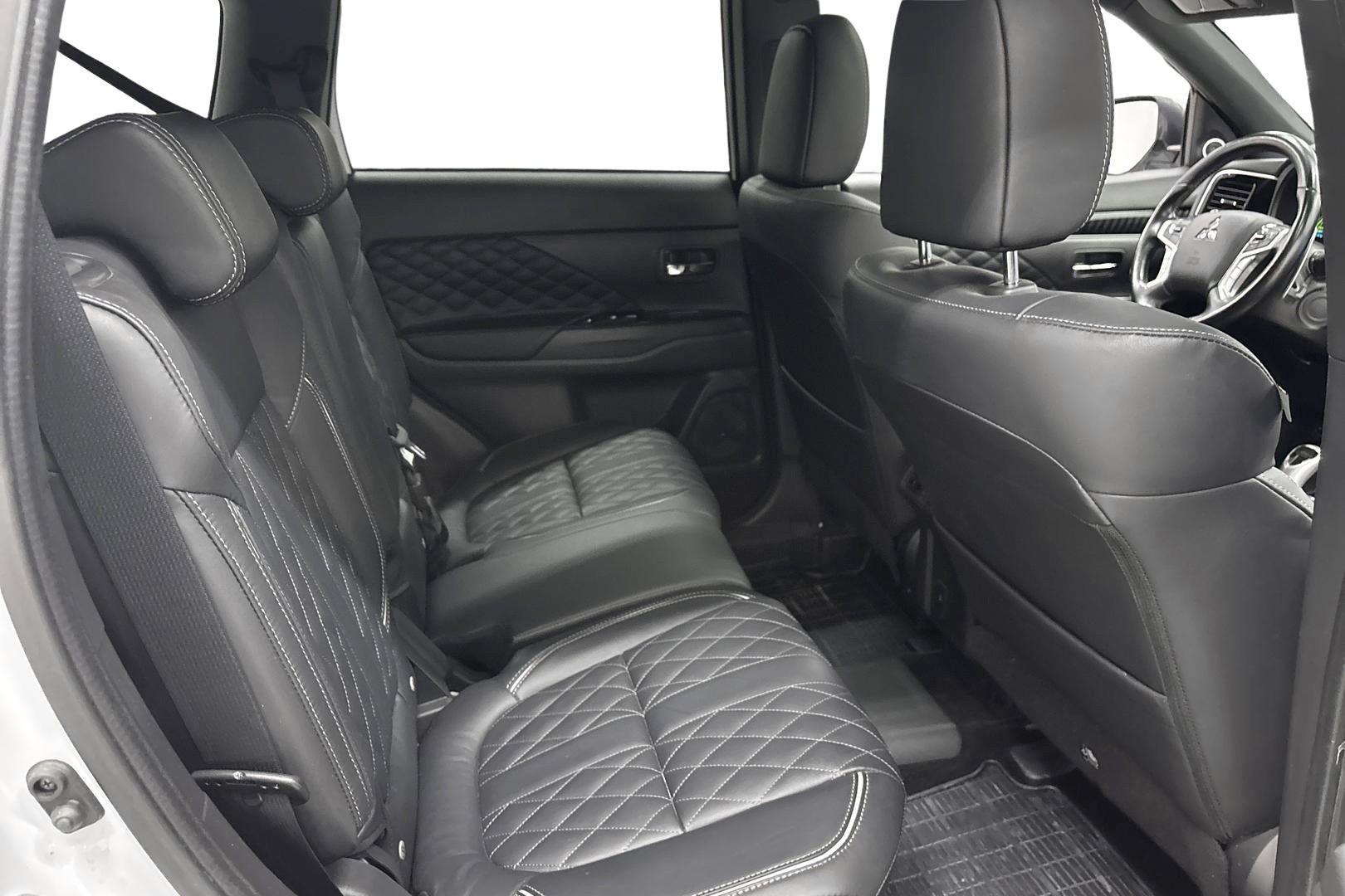 Mitsubishi Outlander PHEV 2021