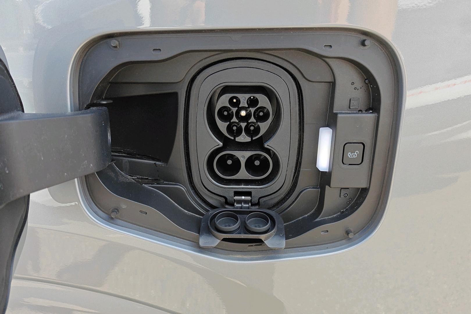 Ford Tourneo Courier 2025