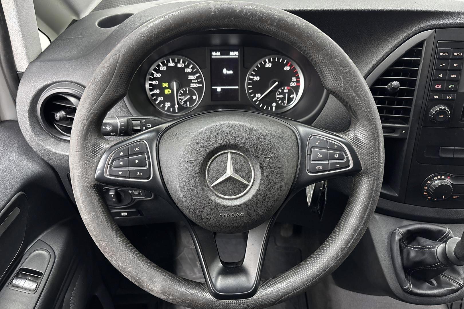 Mercedes-Benz Vito 17