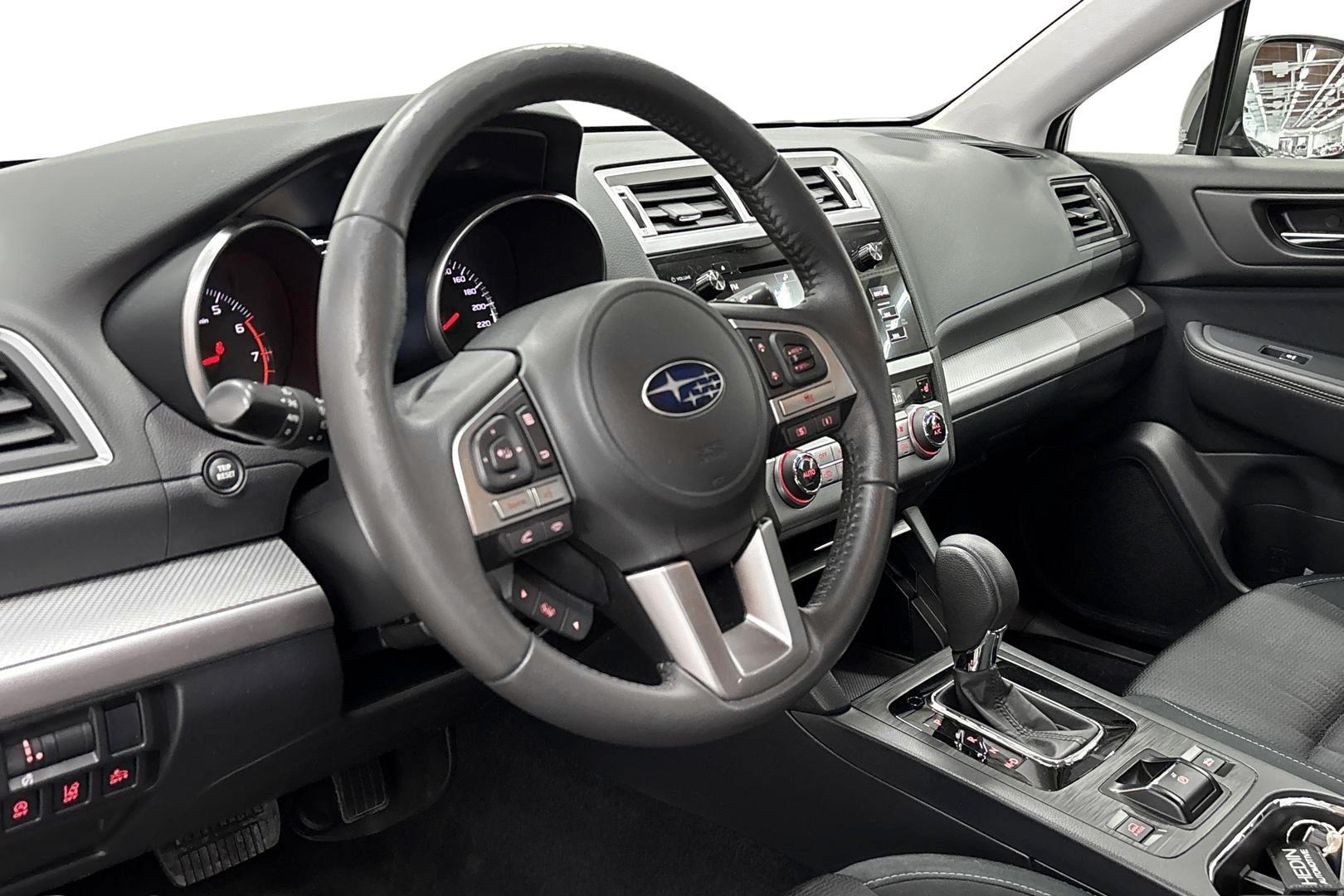 SUBARU OUTBACK 2016