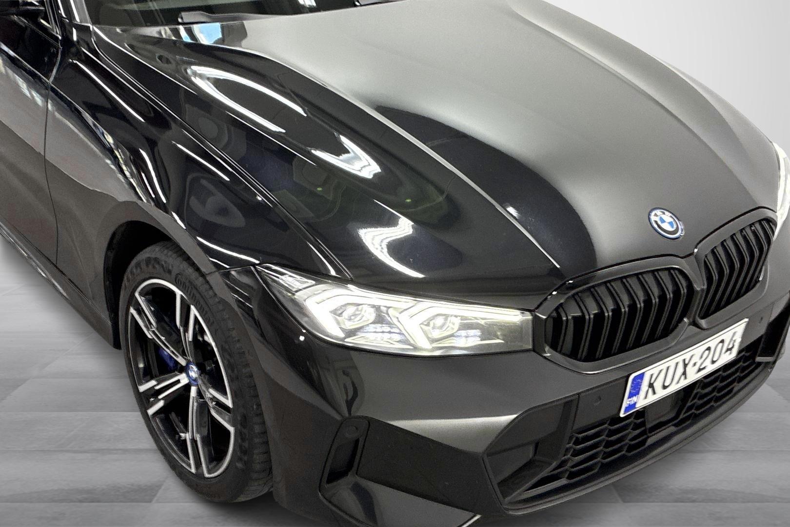 BMW 330 2023