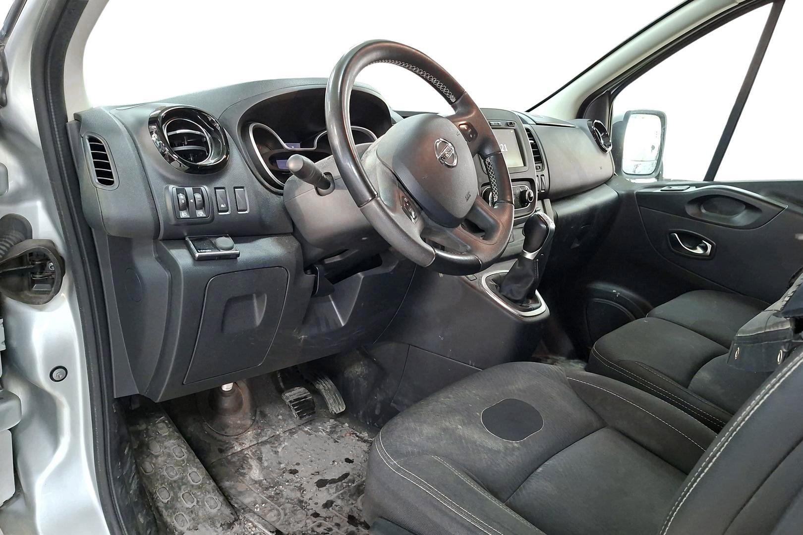 Nissan NV300 2021