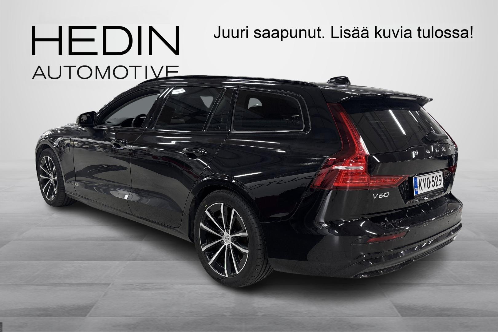 VOLVO V60 2024