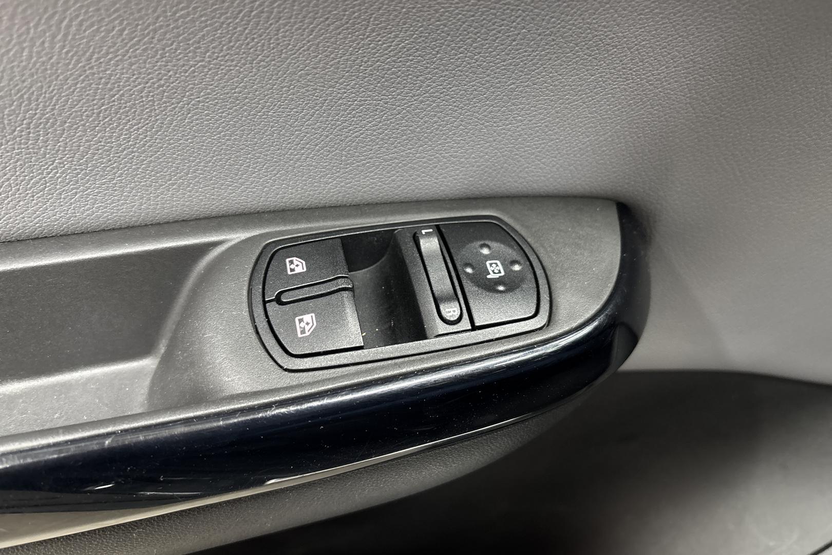 OPEL CORSA 2015