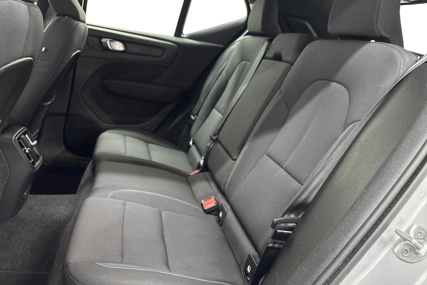 Volvo EX40 2025